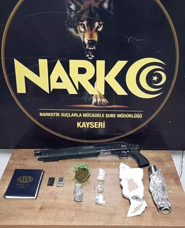 Narkotik ekipleri uyuşturucuya geçit vermiyor