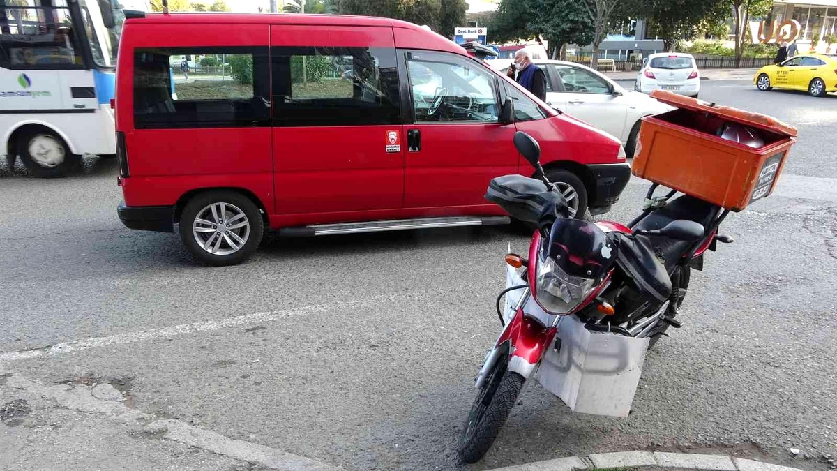 Samsun\'da motosikletli kurye kazası: 1 yaralı
