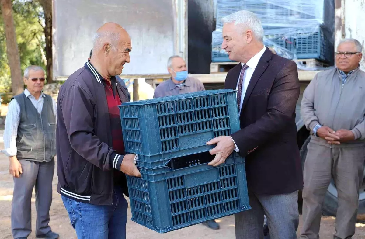 Saruhanlı Belediyesinden çiftçilere buğday tohumu ve kasa desteği