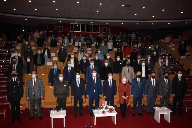 ADÜ'lü öğrencilere seslenen Kamu Başdenetçisi Şeref Malkoç: 2023 Türkiye'sinin yöneticileri olacaksınız 