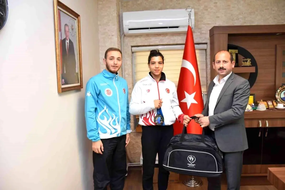 Afyonkarahisarlı Kübra Kocakuş Kick Boks Şampiyonasında dünya 3\'üncüsü oldu