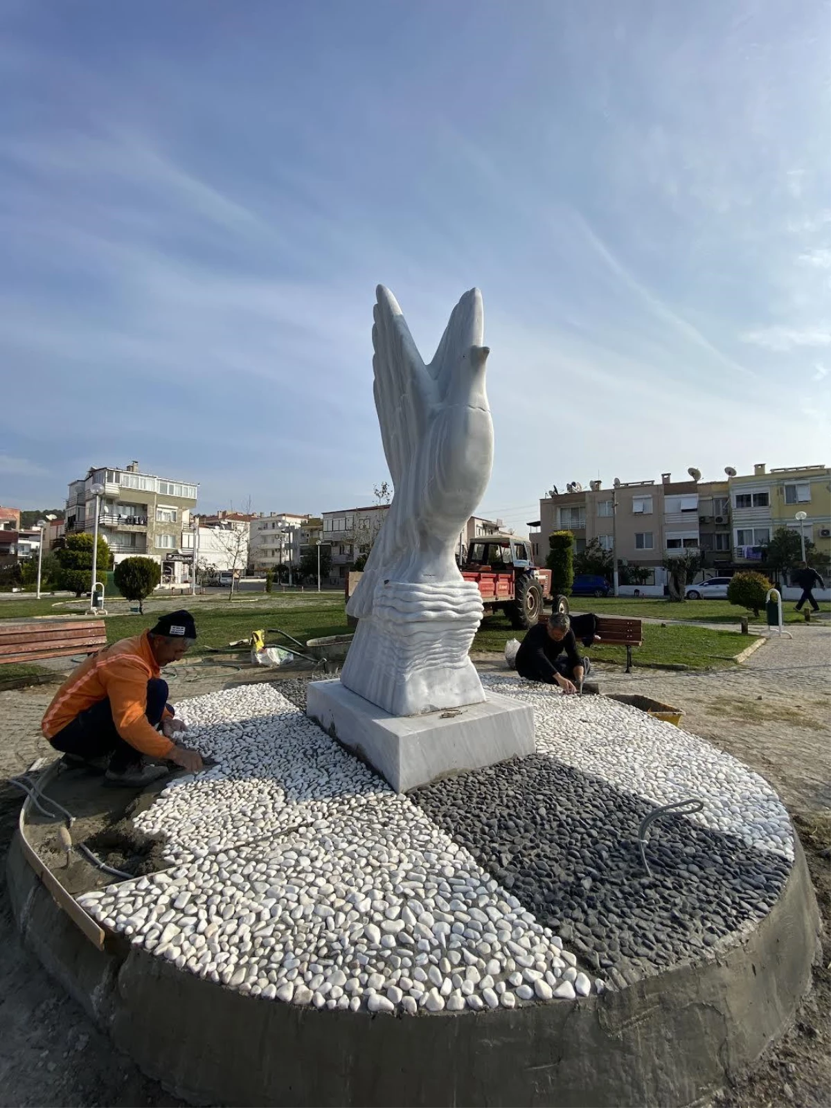 Ayvalık\'ta Barış temalı, heykeller Barış Parkı\'nın simgesi haline gelecek