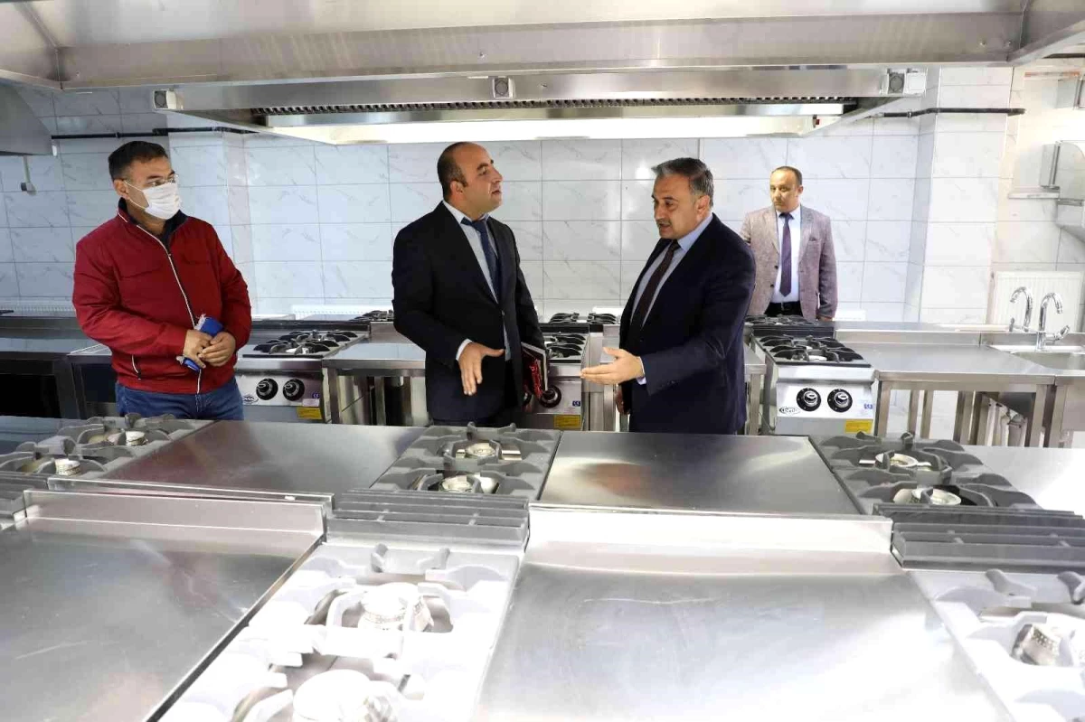 Başkan Mehmet Cabbar\'dan Aşçılık Okulu\'na ziyaret