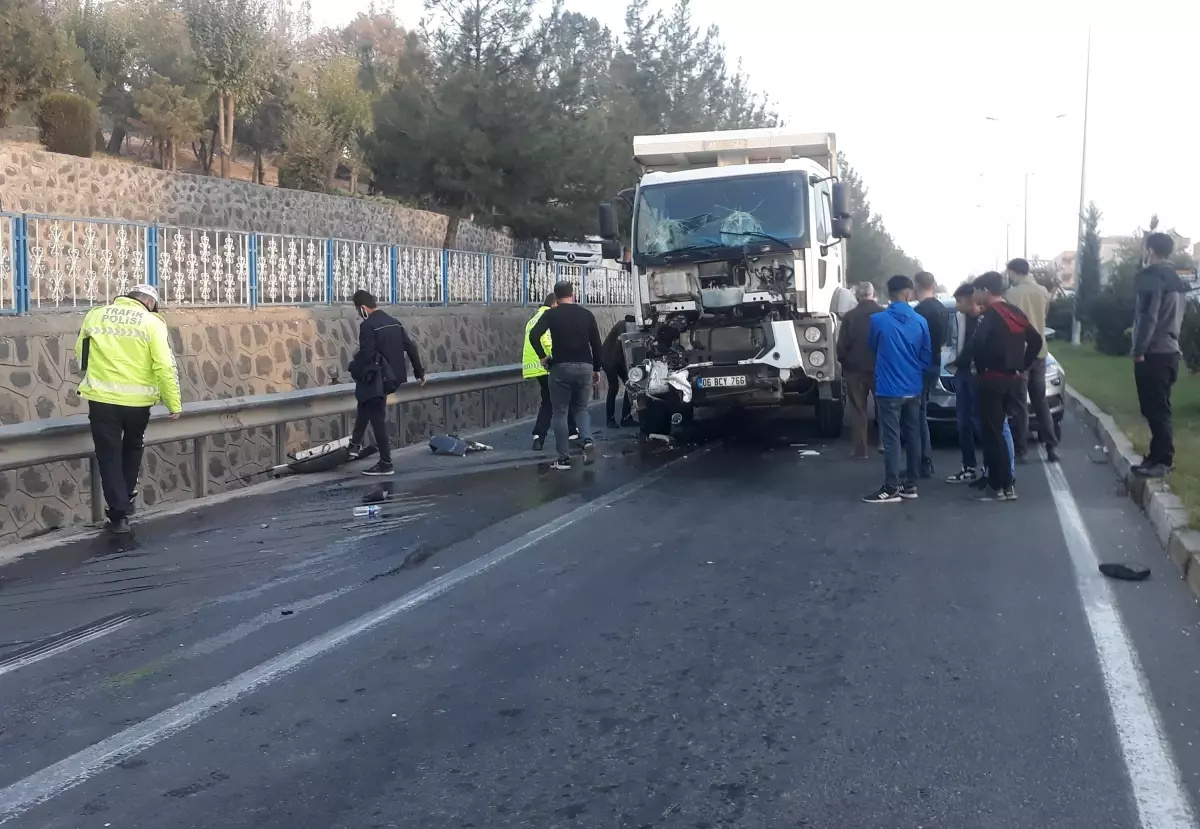 Diyarbakır\'da zincirleme trafik kazası