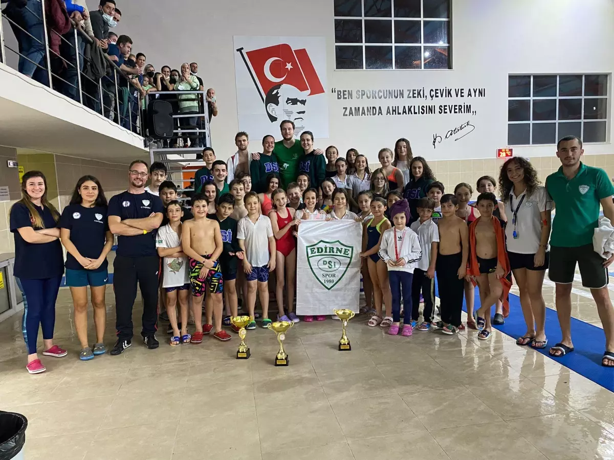 Edirne DSİ Spor Kulübü yüzücüleri Kırklareli\'ndeki turnuvada 101 madalya kazandı