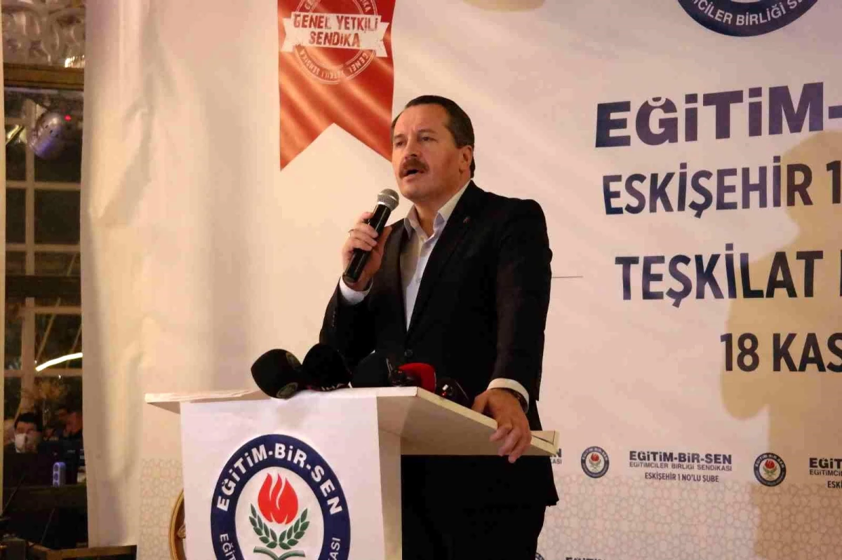 Kılıçdaroğlu\'na CHP\'li belediyelerin işten çıkardıklarıyla helalleşme çağrısı