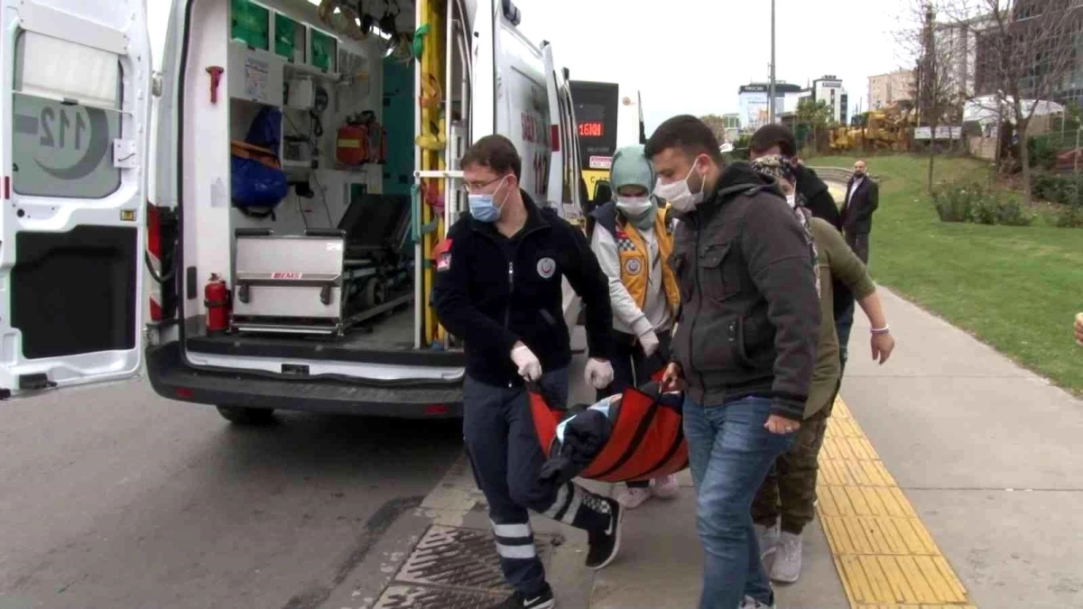 Maltepe\'de İETT otobüsünde fenalaşan kadını şoförün dikkati kurtardı