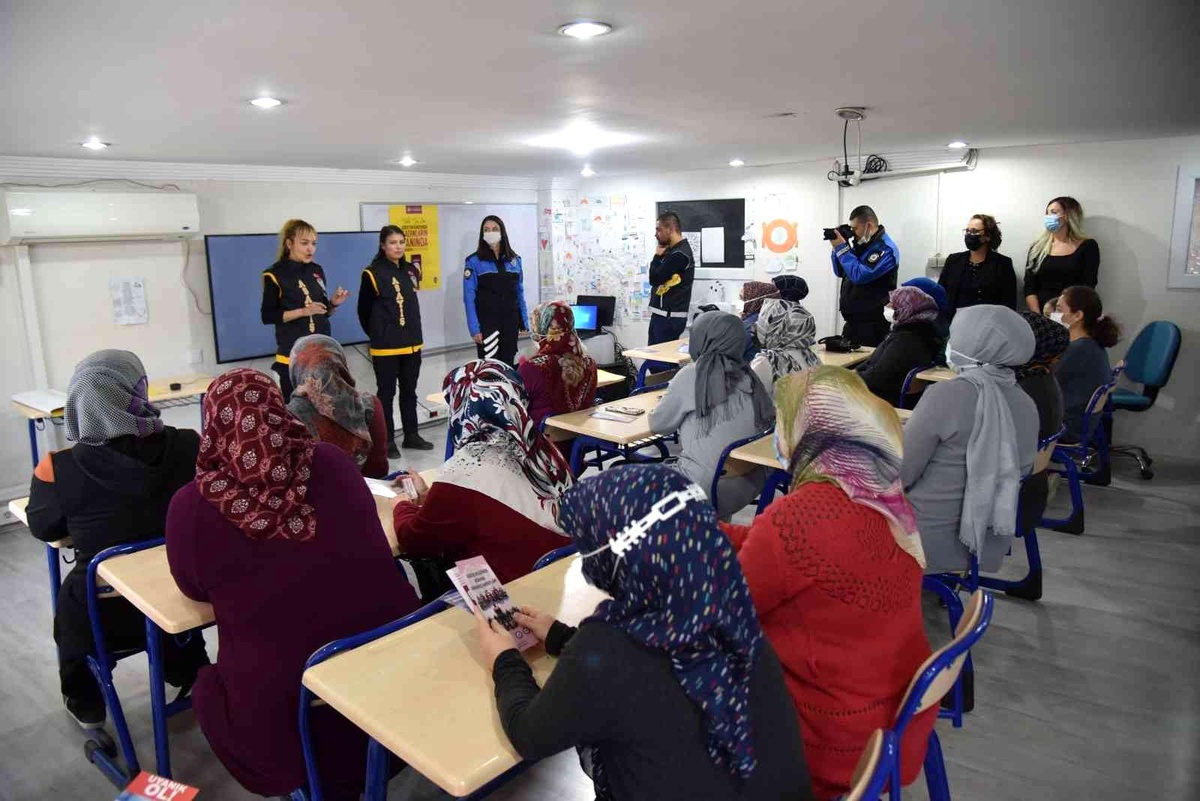 Manisa Emniyeti\'nden Yunusemreli kursiyerlere seminer