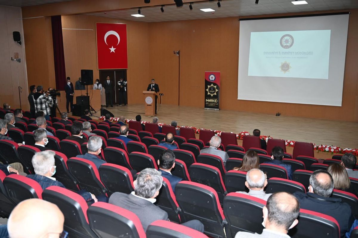 Osmaniye\'de bağımlılıkla mücadele konferansı yapıldı