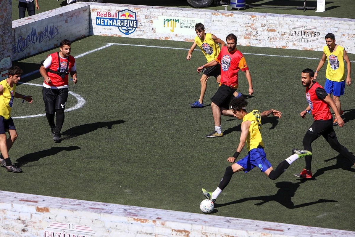 Red Bull Neymar Jr\'s Five\'da final heyecanı