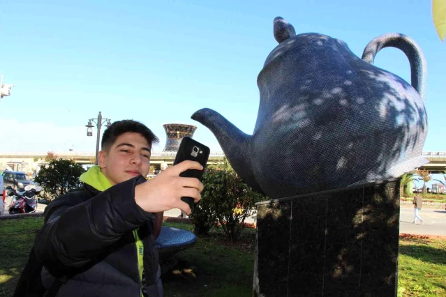 Rize'nin 29 metrelik çay bardağı sosyal medya tutkunlarının ilgi odağı oldu