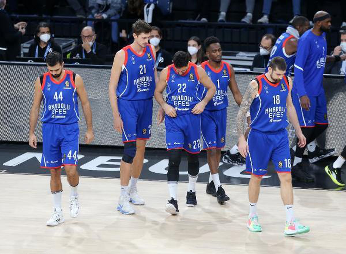 Son şampiyon Anadolu Efes kendisini hatırladı