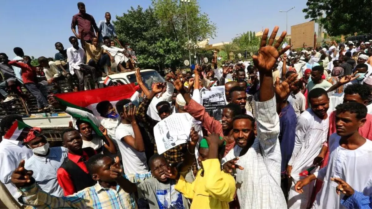 Sudan\'da dünkü darbe karşıtı gösterilerde en az 15 kişi hayatını kaybetti