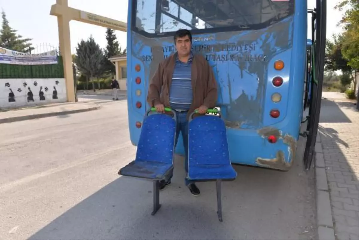 The stolen seats of the bus delivered to the driver in Hatay