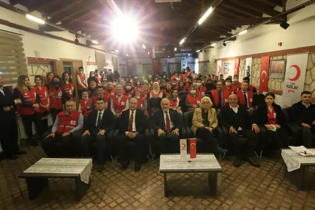 KIRKLARELİ - Türk Kızılay Genel Başkanı Kınık, Kırklareli Şubesinin yöneticileriyle toplantı yaptı