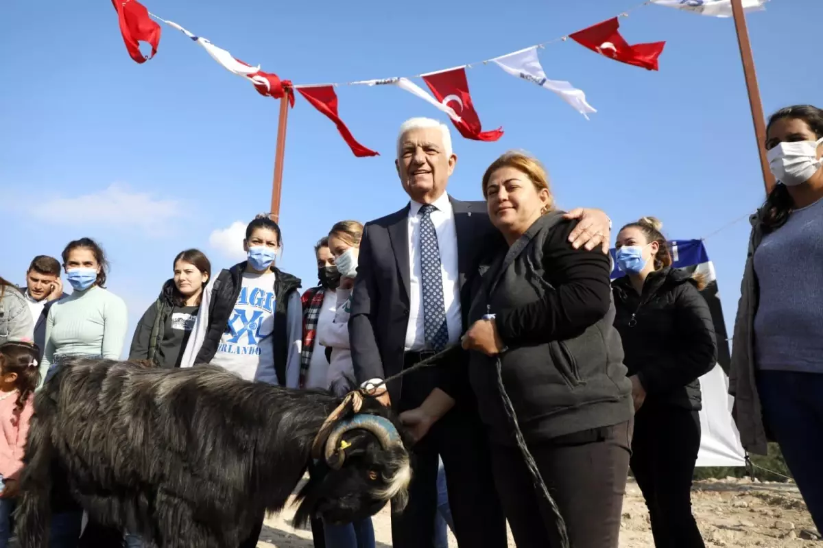 Üretici Merve Acar; "Osman Başkan Geleceğimize Destek Oluyor"