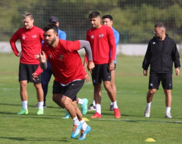 5 eksikli Antalyaspor, Hatayspor'u ligde ilk kez yenmek hedefinde