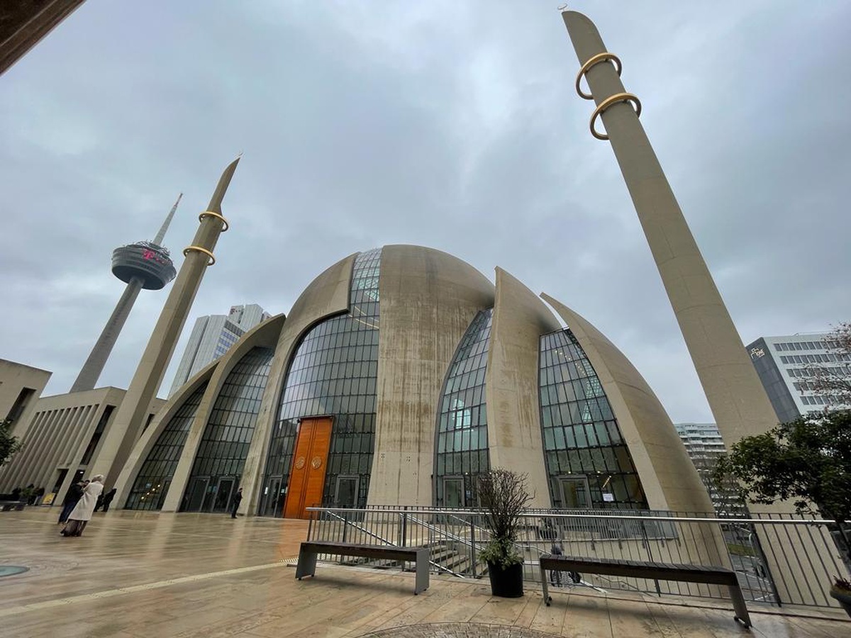Almanya\'da DİTİB Köln Merkez Camisi\'ne kundaklama girişimi
