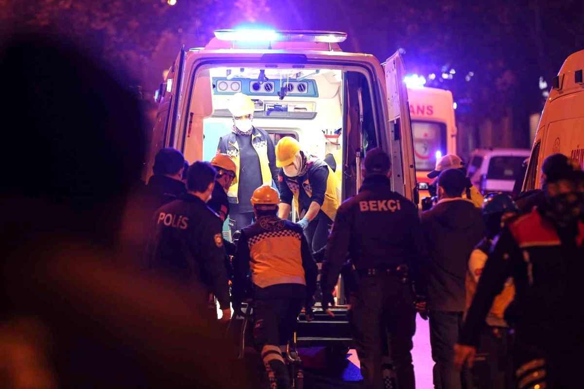 Son dakika haberi: Ankara\'da 3 katlı binada patlama: 2\'si çocuk 6 yaralı