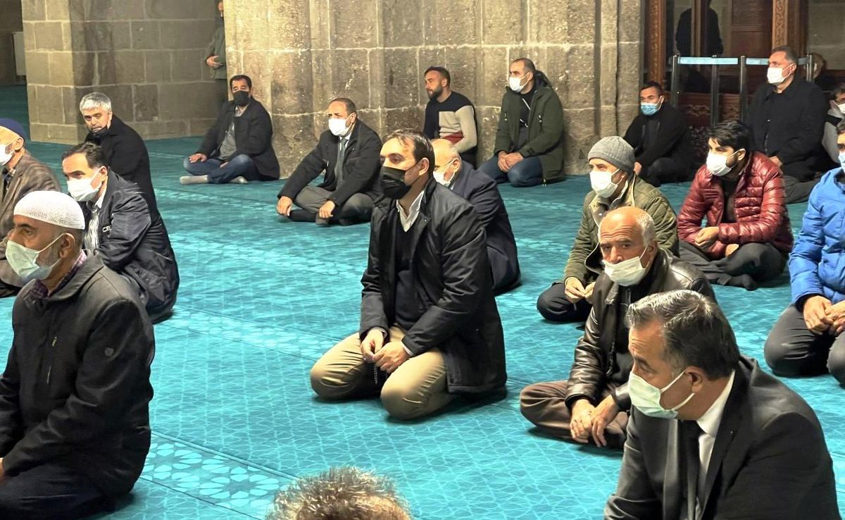 Babası için Kuran-ı Kerim okudu
