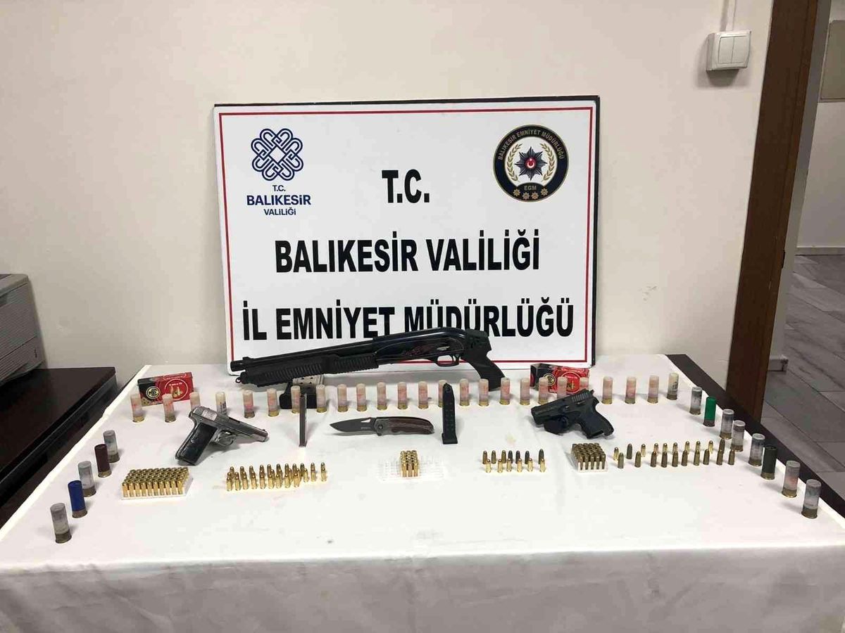 Balıkesir\'de silah ticareti yapan 35 şahsa gözaltı