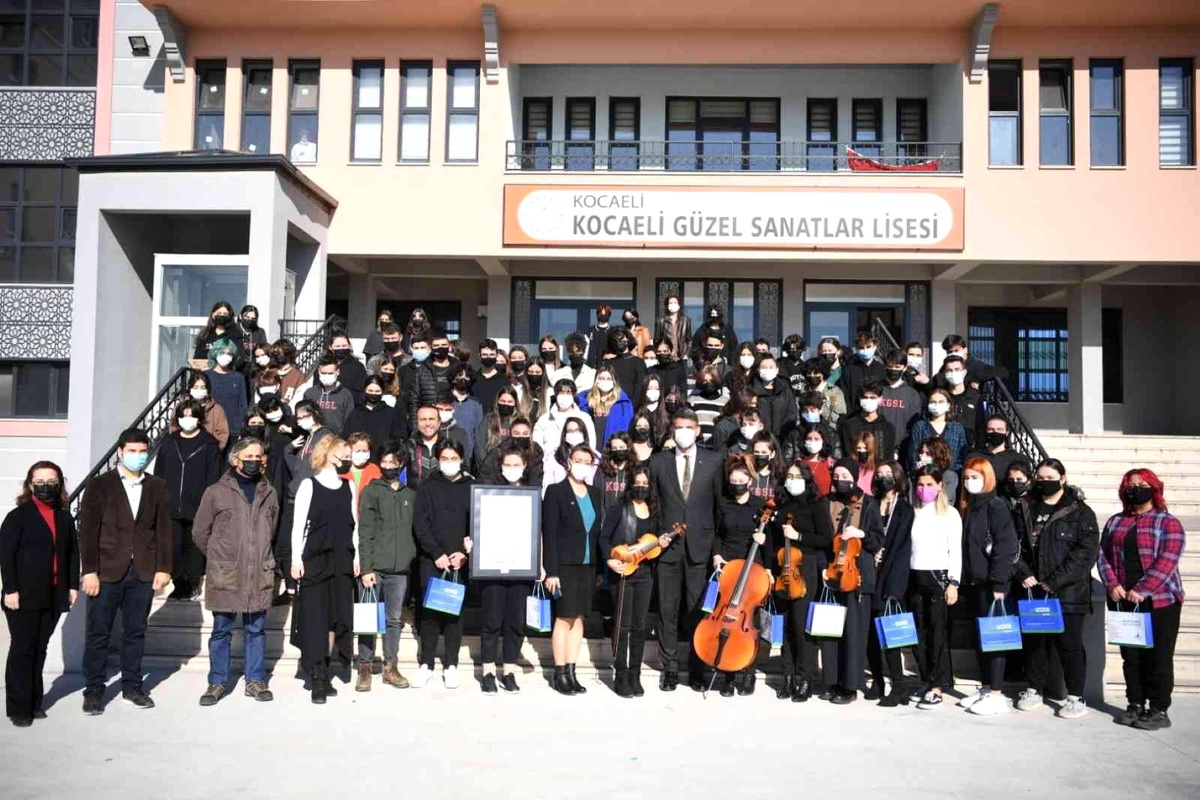 Başkan Kocaman, Kocaeli Güzel Sanatlar Lisesi\'nde