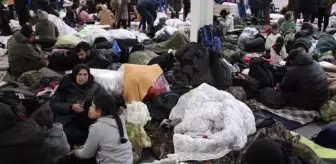 Belarus-Polonya sınırındaki göçmenler bekleyişlerini kapalı alanda sürdürüyor