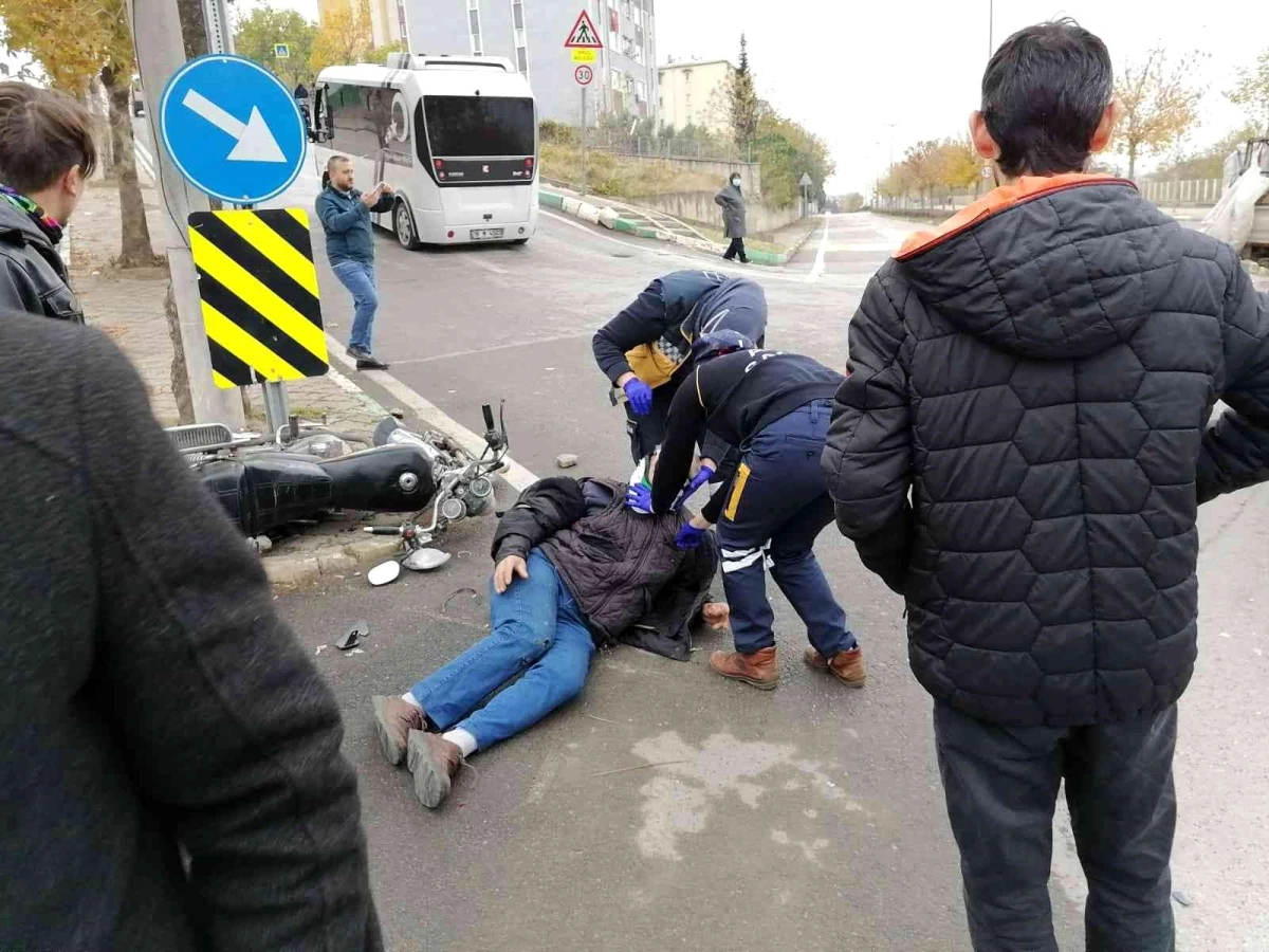 Bursa\'da otomobil ile motosiklet çarpıştı : 1 yaralı