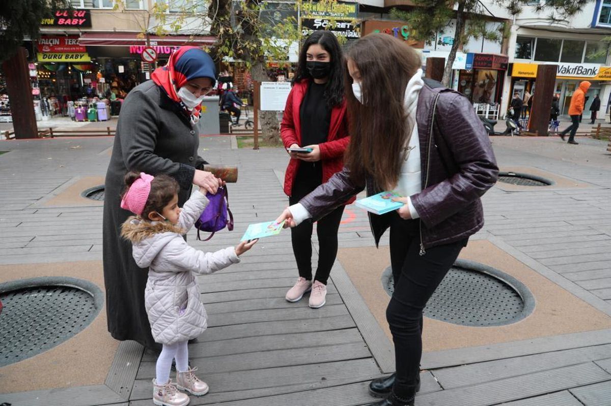 Çocuklara, çocuklar haklarını anlattı