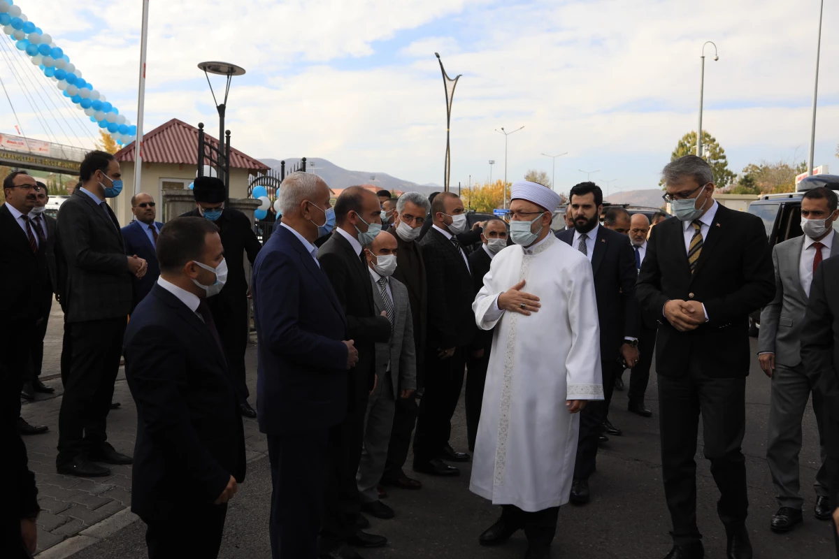 Diyanet İşleri Başkanı Erbaş, Bingöl\'de toplu açılış töreninde konuştu