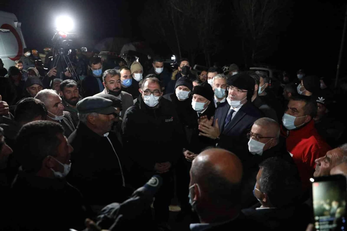 Erzurum Valisi Memiş: "Can ve mal kaybı yok, hasar tespitine yönelik çalışmalarımızı hemen başlattık"