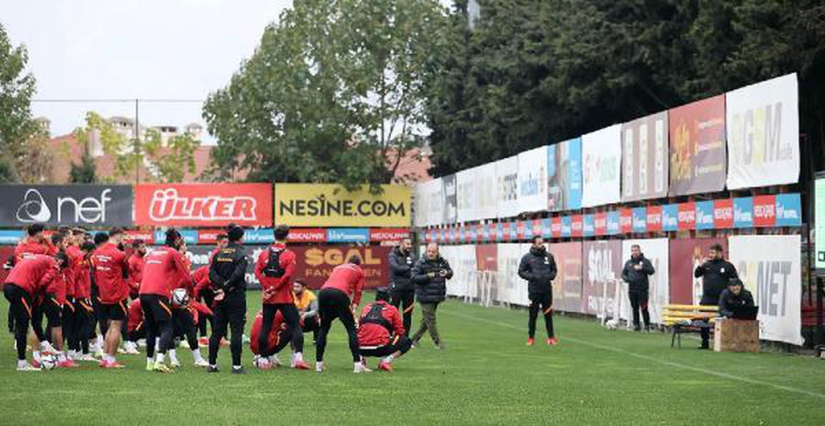 Galatasaray\'da Muslera, Yedlin ve Luyindama takımla çalıştı