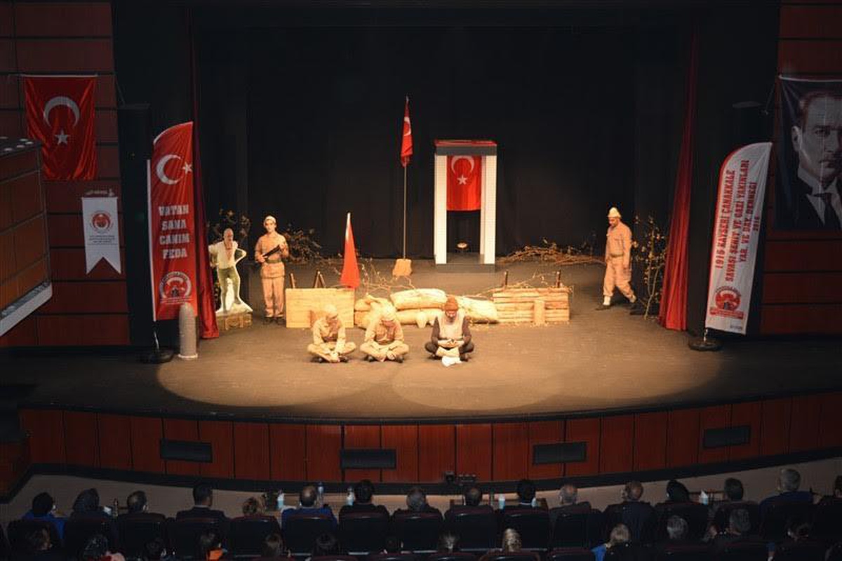 "Gelibolu Bir Ölür Bin Diriliriz" Tiyatro Oyununa Büyük İlgi