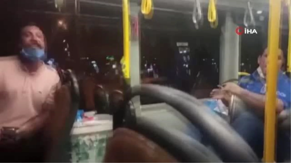 Halk otobüsünde vatandaşları şaşırtan eğlence: Maskeyi çıkartıp darbuka çaldılar