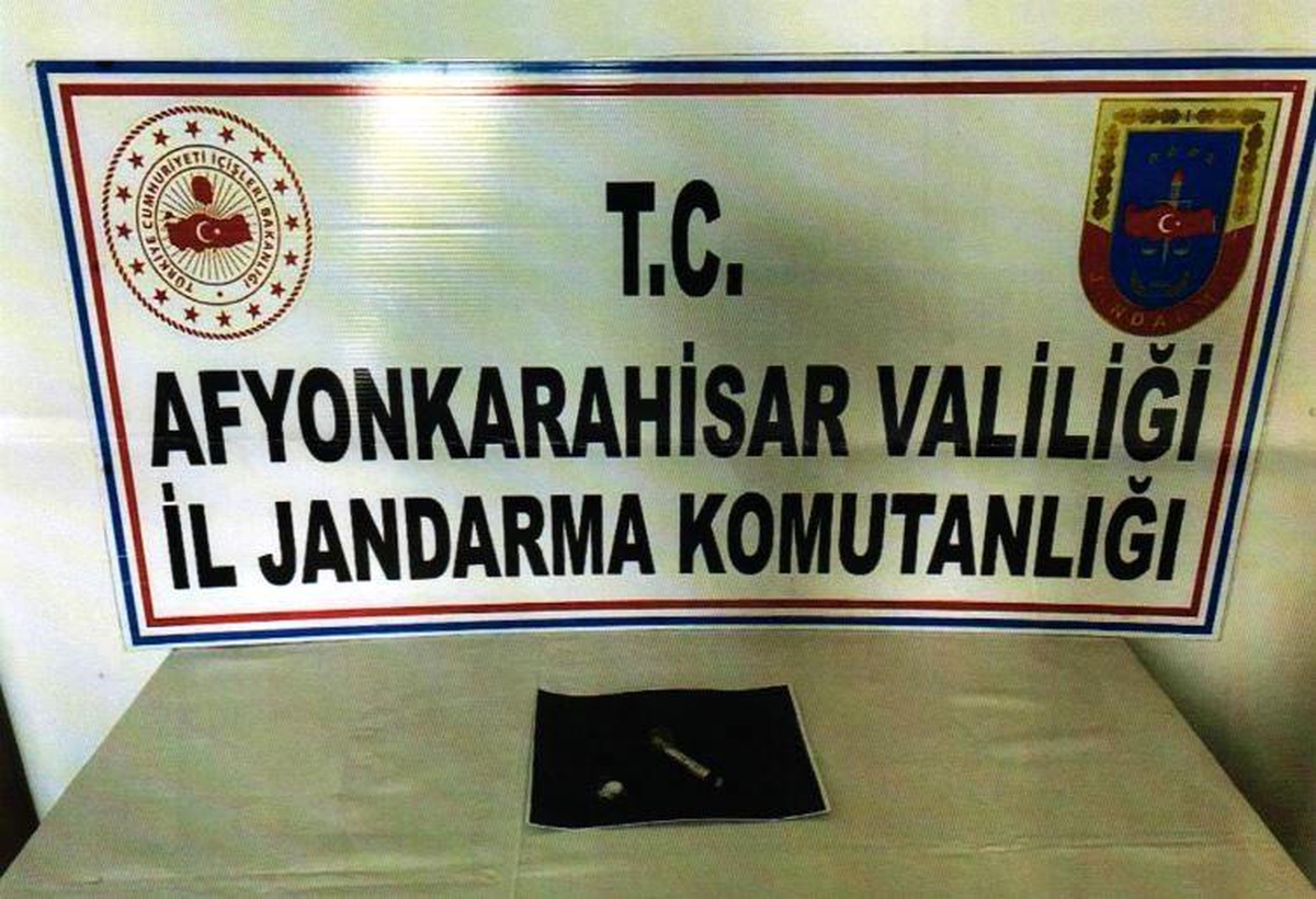 Son dakika haber | İhbarda bulunduğu jandarmaya uyuşturucu maddeyle yakalandı