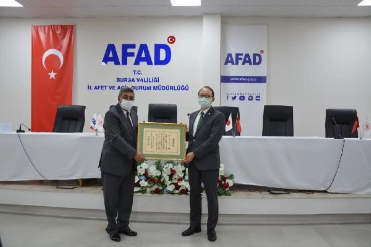 Japonya\'dan, depremde yardımlarına koşan AFAD ekibine anlamlı takdirname