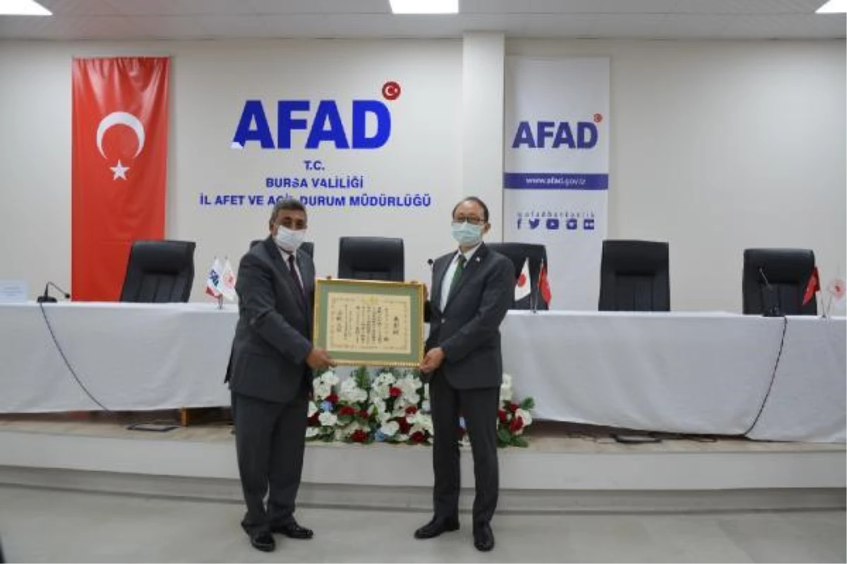 Japonya\'dan, depremde yardımlarına koşan AFAD ekibine anlamlı takdirname