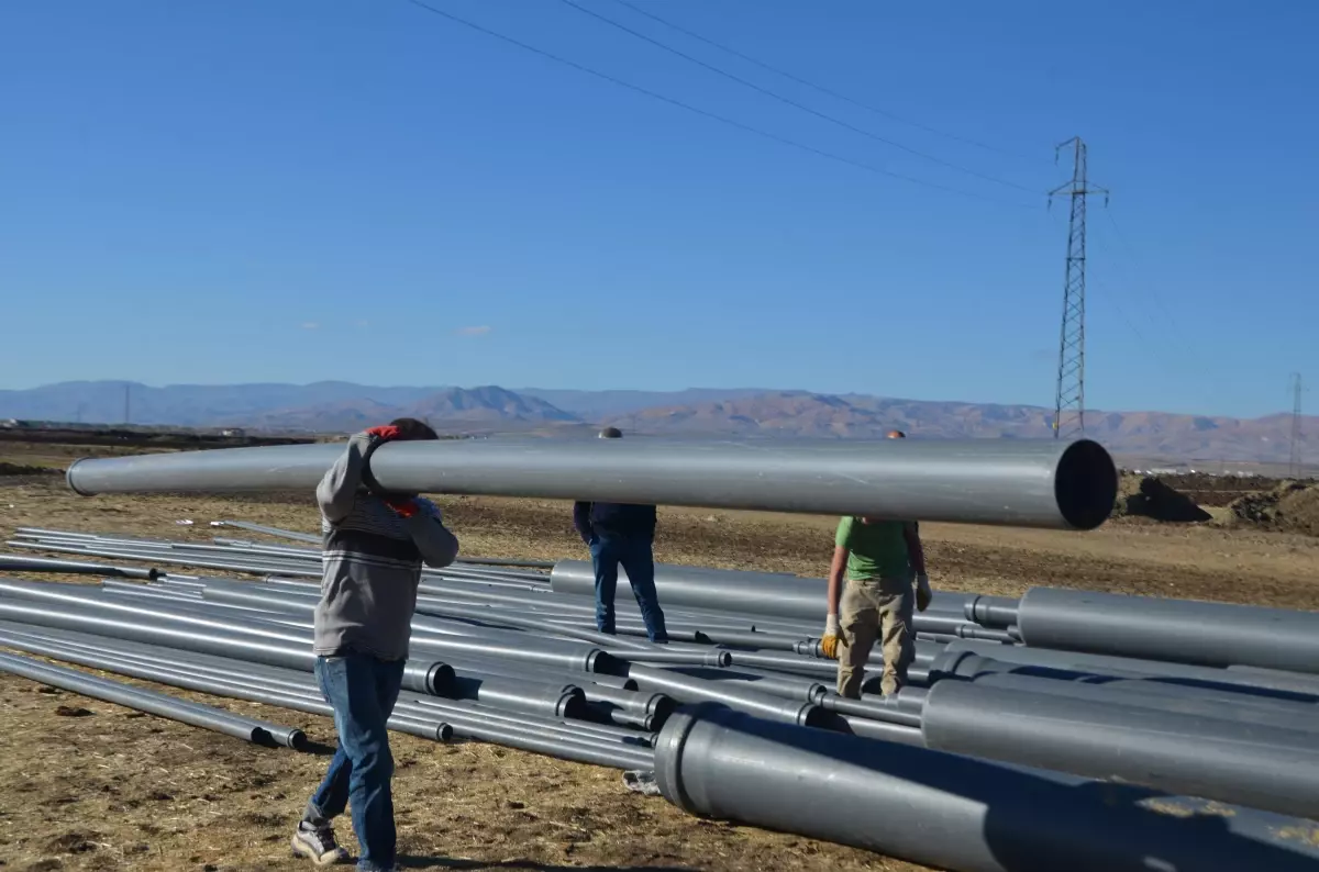 Muş Ovası\'nda 5 yılda 60 bin dekar alan sulanacak