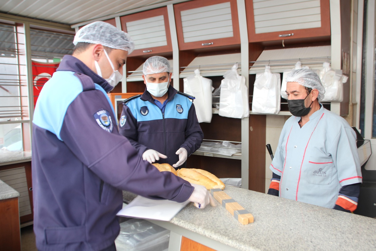 Serik Belediyesi zabıtaları fırınları denetledi