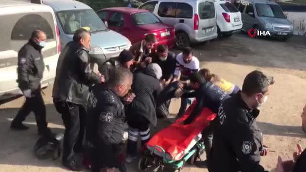 Sokak ortasında korkunç olay...Önce eski nişanlısını sonra kendisini bıçakladı