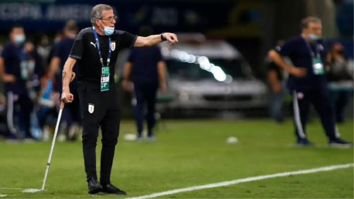 Uruguay\'da 15 yıllık bir dönem kapandı! Tecrübeli çalıştırıcı Tabarez\'in görevine son verildi