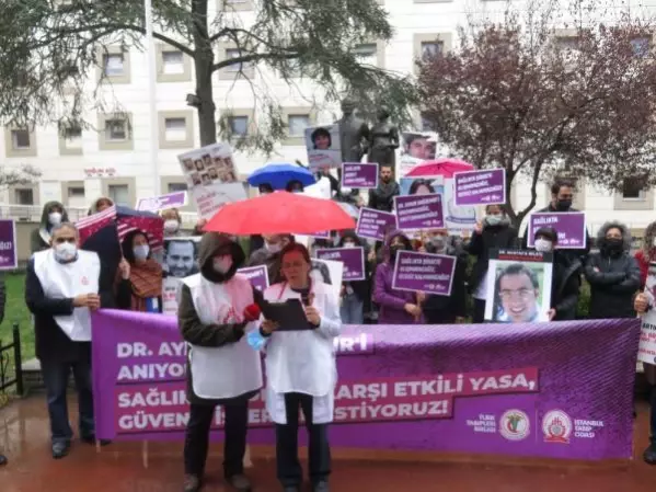 Üsküdar'da sağlık çalışanlarına şiddet protesto edildi