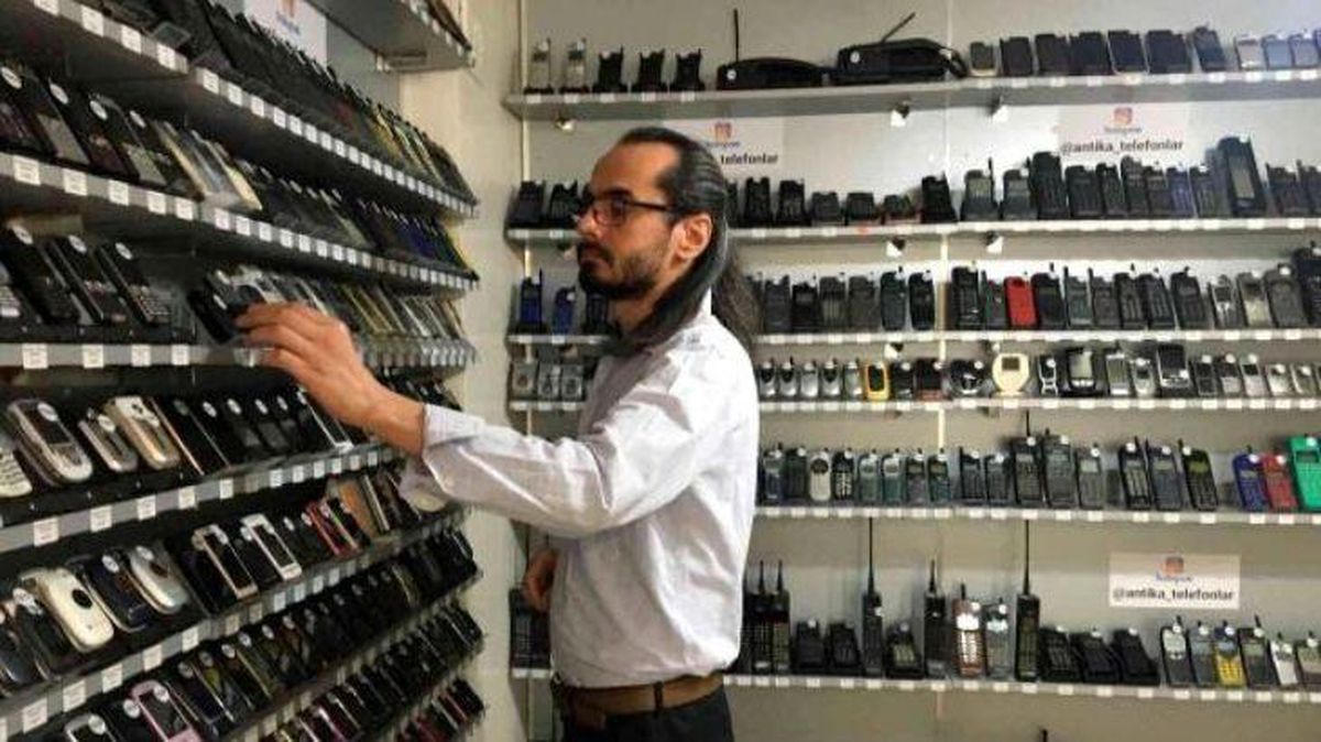 2 bin 779 telefonu var! Rekorlar Kitabı\'na başvurdu! Hedefi müze kurmak