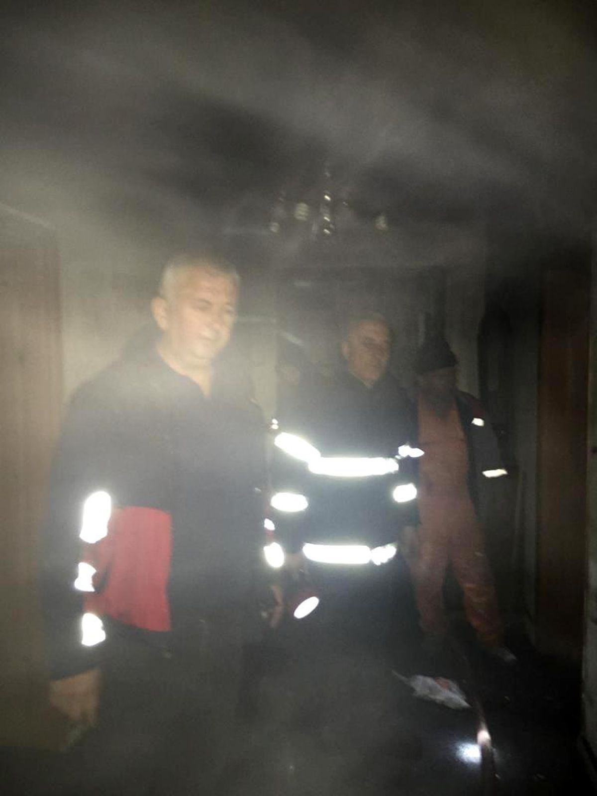 Alevlere teslim olan ev kullanılamaz hale geldi