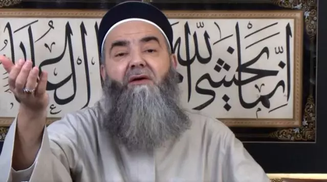 Cübbeli Ahmet'in patronlara bir mesajı var: Fazla vereni dövüyorlar mı? Cübbeli Ahmet'in patronlara bir mesajı var: Fazla vereni dövüyorlar mı?