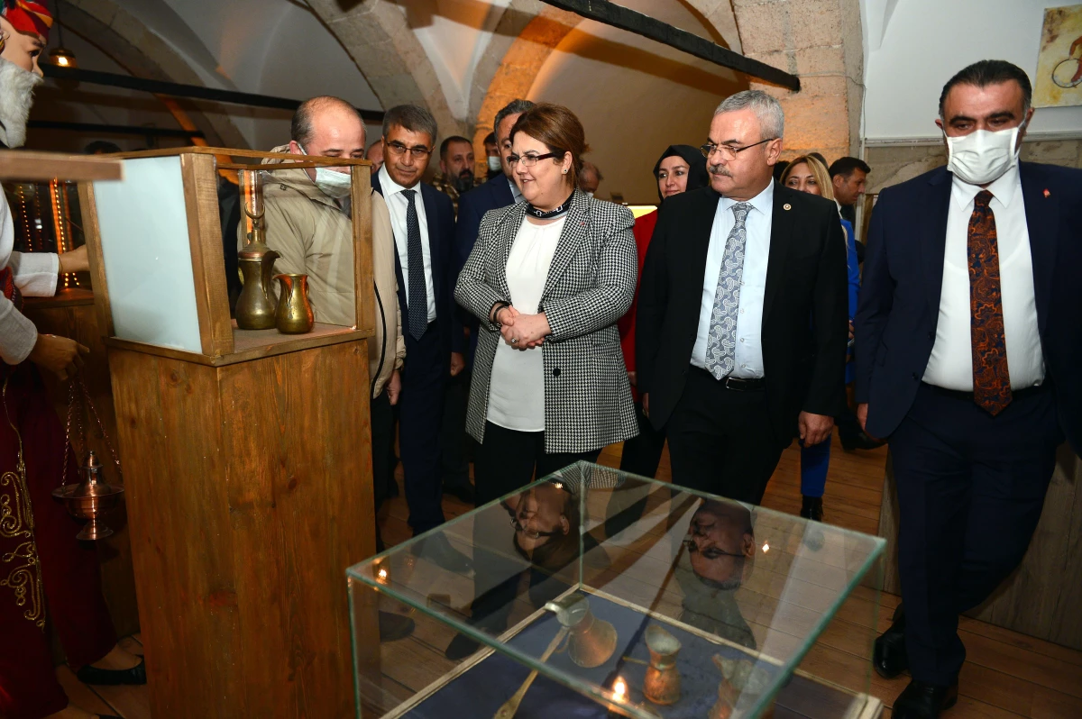 Bakan Yanık, Safranbolu Kahve Müzesini gezdi