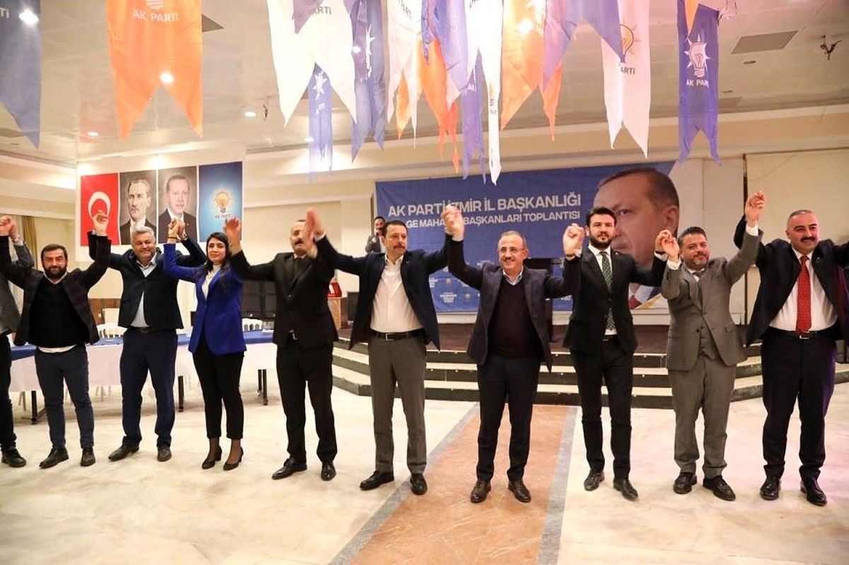 Başkan Sürekli, bin 294 mahalle başkanına Torbalı'dan seslendi