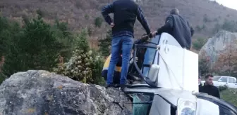 Son dakika haberleri... Bilecik'te şarampole devrilen otomobildeki 1 kişi öldü