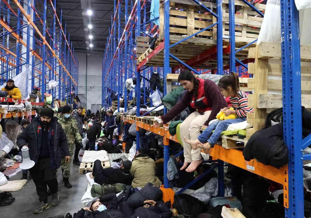 BM temsilcileri Belarus\'ta göçmenlerin kaldığı lojistik merkezini ziyaret etti