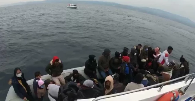 Çanakkale'de Türk kara sularına itilen 40 düzensiz göçmen kurtarıldı